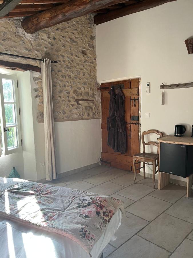 Bed and Breakfast Mas Lou Parpaioun Crestet Екстер'єр фото