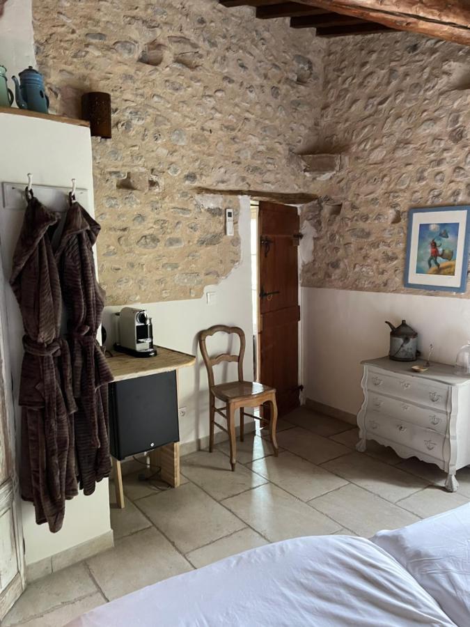 Bed and Breakfast Mas Lou Parpaioun Crestet Екстер'єр фото