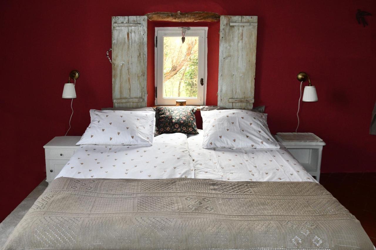 Bed and Breakfast Mas Lou Parpaioun Crestet Екстер'єр фото